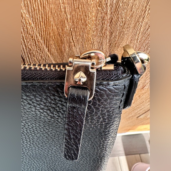 EUC!! Kate Spade ♠️ Black
Polly Small Swing Pack Cross Body! - Picture 4 of 8